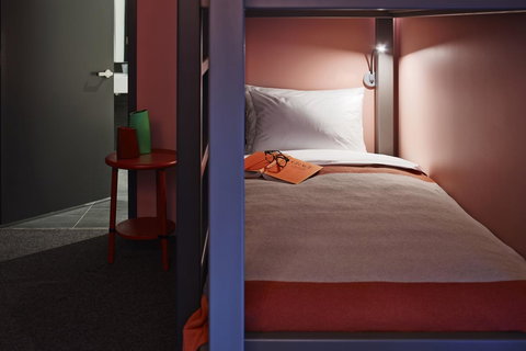 Alex Hotel - Accommodation in Surfers Paradise 28