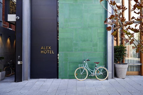 Alex Hotel - Accommodation in Surfers Paradise 9