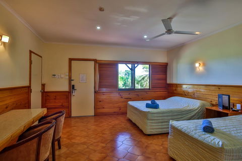 Kimberley Hotel - Accommodation in Surfers Paradise 3