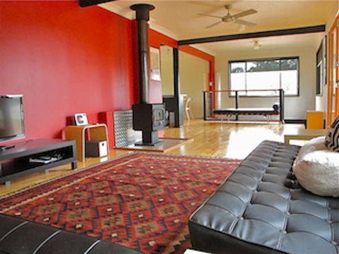 Pendeli Beach House - Accommodation in Surfers Paradise 0