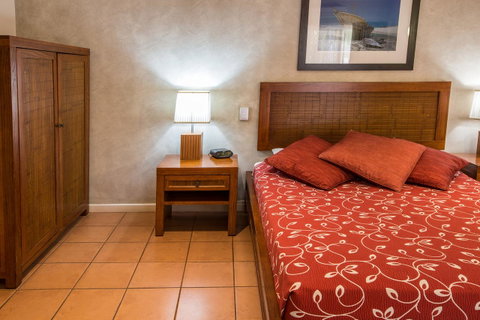 The Continental Hotel - Accommodation in Surfers Paradise 2