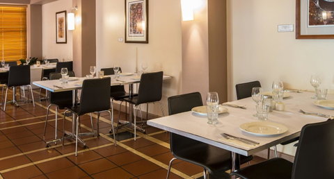 The Continental Hotel - Accommodation in Surfers Paradise 10