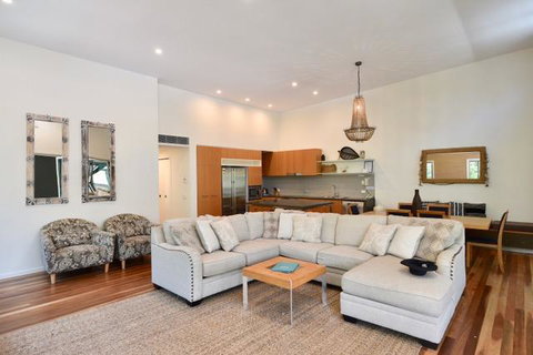 East On Byron - Accommodation in Surfers Paradise 13