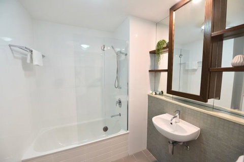 East On Byron - Accommodation in Surfers Paradise 32