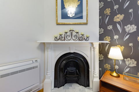 Heritage Townhouse Near Harbour Bridge - Accommodation in Surfers Paradise 8