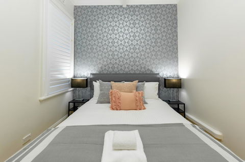 Heritage Townhouse Near Harbour Bridge - Accommodation in Surfers Paradise 11