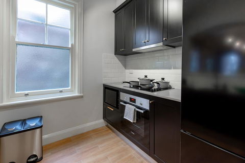 Heritage Townhouse Near Harbour Bridge - Accommodation in Surfers Paradise 21