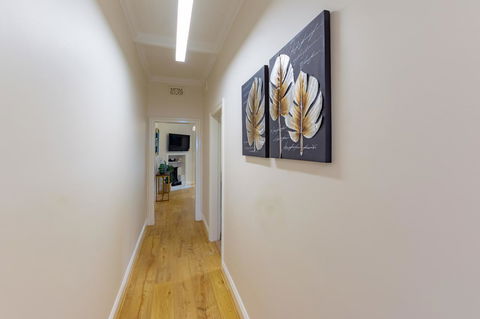 Heritage Townhouse Near Harbour Bridge - Accommodation in Surfers Paradise 12