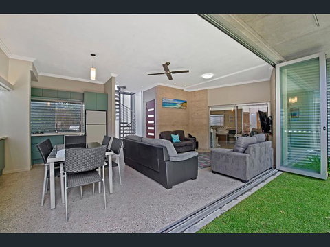 Crescent Head Spa Villa - Accommodation in Surfers Paradise 9