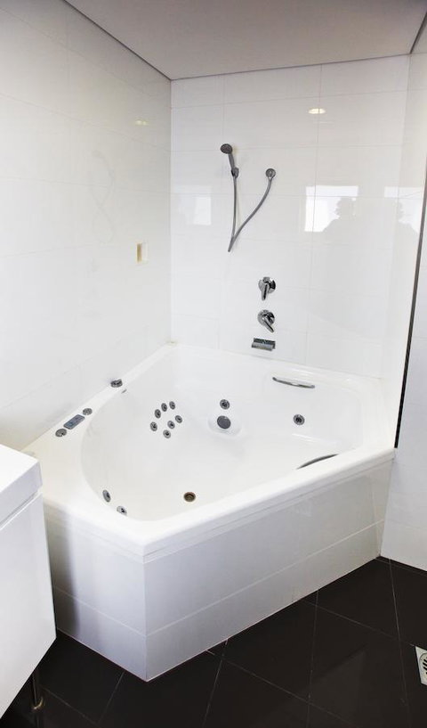 Jesmond Executive Villas - Accommodation in Surfers Paradise 37