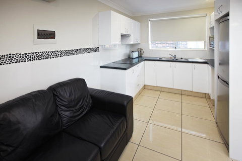Jesmond Executive Villas - Accommodation in Surfers Paradise 29