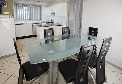 Jesmond Executive Villas - Accommodation in Surfers Paradise 36
