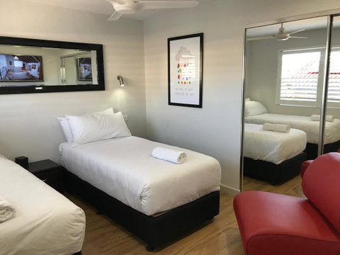 Jesmond Executive Villas - Accommodation in Surfers Paradise 3