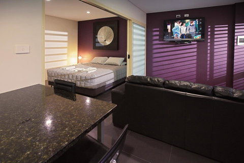 Jesmond Executive Villas - Accommodation in Surfers Paradise 28