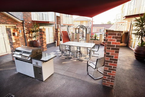 Jesmond Executive Villas - Accommodation in Surfers Paradise 17