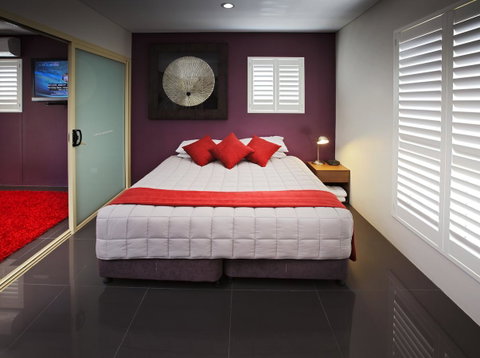 Jesmond Executive Villas - Accommodation in Surfers Paradise 23