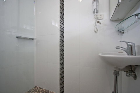 Jesmond Executive Villas - Accommodation in Surfers Paradise 11