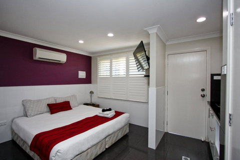 Jesmond Executive Villas - Accommodation in Surfers Paradise 38