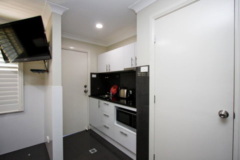 Jesmond Executive Villas - Accommodation in Surfers Paradise 39