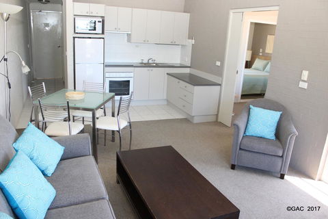 Mollymook Cove Apartments - Accommodation in Surfers Paradise 22