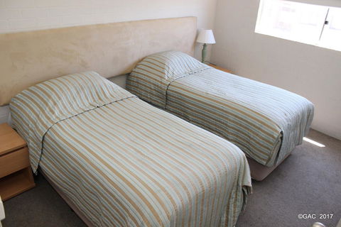 Mollymook Cove Apartments - Accommodation in Surfers Paradise 17