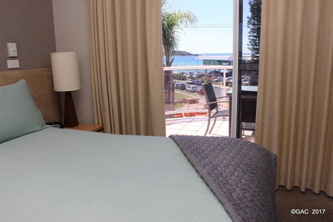 Mollymook Cove Apartments - Accommodation in Surfers Paradise 6