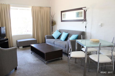 Mollymook Cove Apartments - Accommodation in Surfers Paradise 32