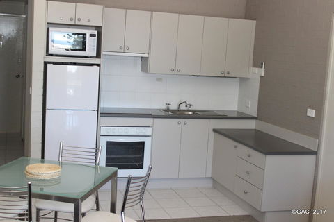 Mollymook Cove Apartments - Accommodation in Surfers Paradise 23