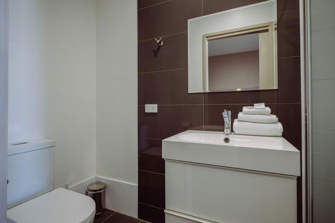 Crossroads Hotel - Accommodation in Surfers Paradise 5