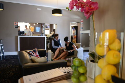 Crossroads Hotel - Accommodation in Surfers Paradise 36