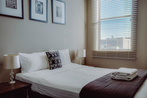 Crossroads Hotel - Accommodation in Surfers Paradise 2