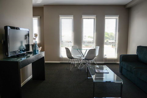 Crossroads Hotel - Accommodation in Surfers Paradise 16
