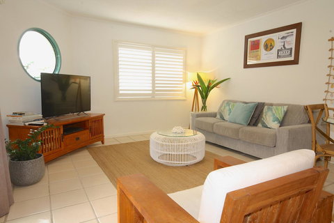 Cossies By The Sea - Accommodation in Surfers Paradise 7