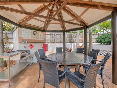 Cossies By The Sea - Accommodation in Surfers Paradise 18