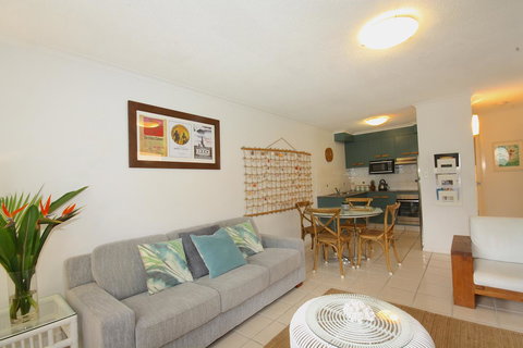 Cossies By The Sea - Accommodation in Surfers Paradise 11