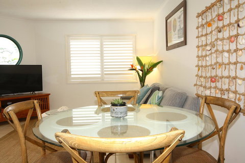 Cossies By The Sea - Accommodation in Surfers Paradise 2