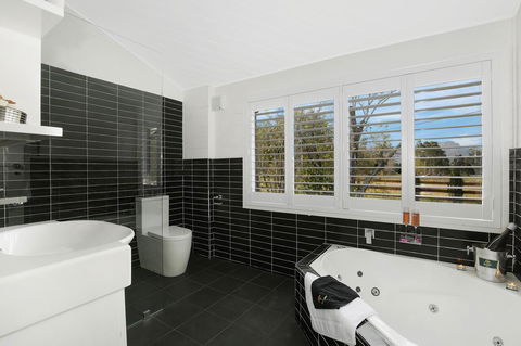 Romanz In The Valley (Luxury B&B) - Accommodation in Surfers Paradise 13