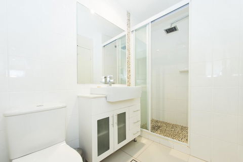 Byron Central Apartments - Accommodation in Surfers Paradise 1