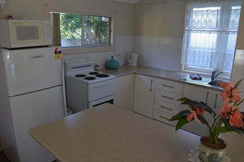 Sundial Holiday Units - Accommodation in Surfers Paradise 4