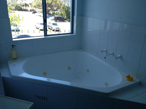 Breakers Apartments - Accommodation in Surfers Paradise 2