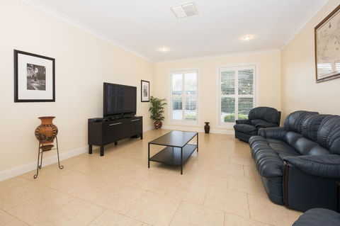 Colonial Court Villas - Accommodation in Surfers Paradise 8