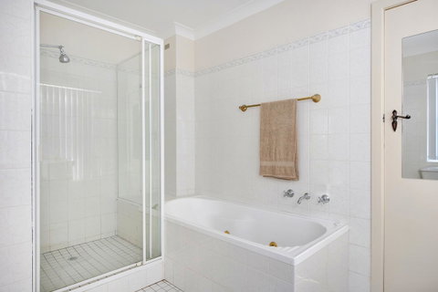 The Rotunda, Gerroa - Accommodation in Surfers Paradise 24