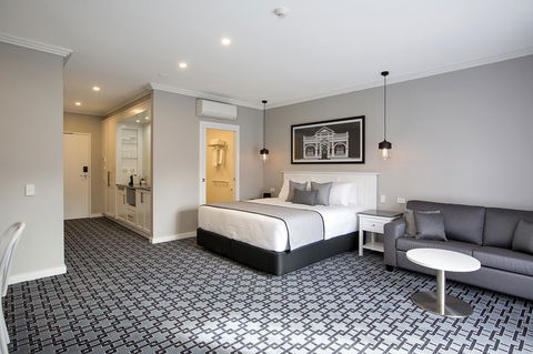 CH Boutique Hotel & Apartments, Ascend Hotel Collection - Accommodation in Surfers Paradise 0