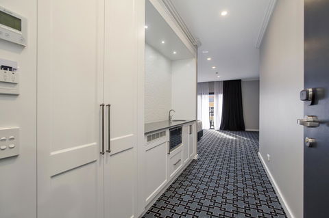 CH Boutique Hotel & Apartments, Ascend Hotel Collection - Accommodation in Surfers Paradise 6