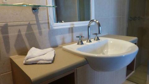 SaltBeach2302 - Accommodation in Surfers Paradise 8