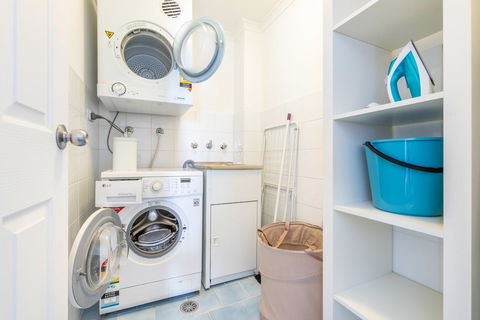Apartments In Pyrmont - Accommodation in Surfers Paradise 1