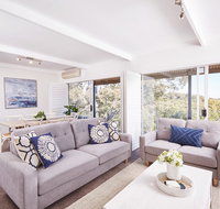 Bright and Spacious Family Home With Leafy Deck - Accommodation in Surfers Paradise