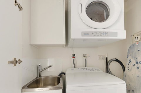 Wyndel Apartments Neutral Bay - Military - Accommodation in Surfers Paradise 11