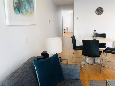 Wyndel Apartments Neutral Bay - Military - Accommodation in Surfers Paradise 5