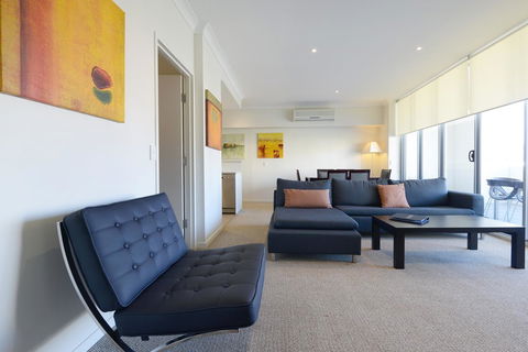 Macquarie Waters Boutique Apartment Hotel - Accommodation in Surfers Paradise 11